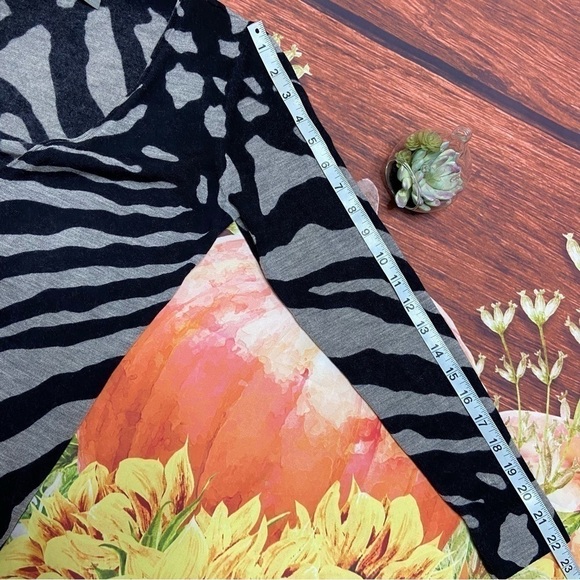 Ann Taylor Merino Wool Animal Print Cardigan Medium - Picture 4 of 8